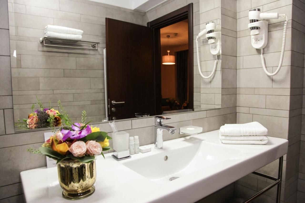 Отель Victoria Bulevard Hotel Брашов