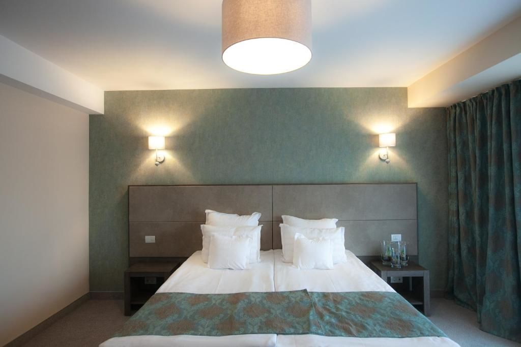Отель Victoria Bulevard Hotel Брашов
